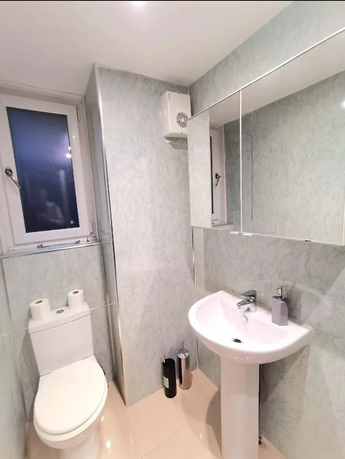 Luxury Five Bedroom Deluxe Duplex Apartment I City Centre Edinburgh I Fully Equipped I Fountainpark Velká Británie