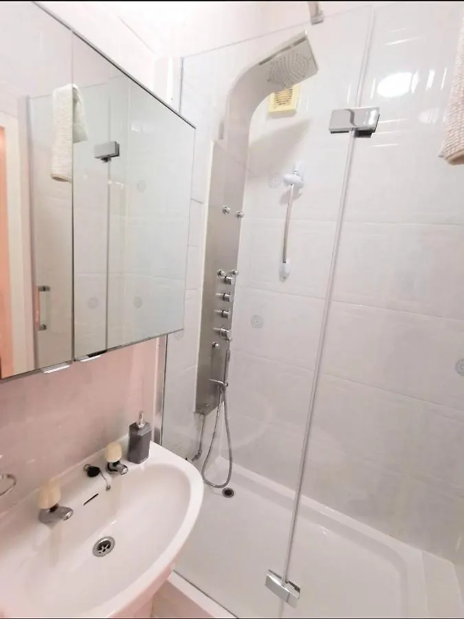 Luxury Five Bedroom Deluxe Duplex Apartment I City Centre Edinburgh I Fully Equipped I Fountainpark 0*,