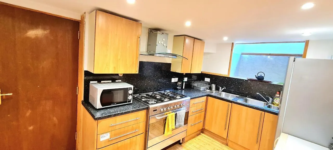 Luxury Five Bedroom Deluxe Duplex Apartment I City Centre Edinburgh I Fully Equipped I Fountainpark Velká Británie
