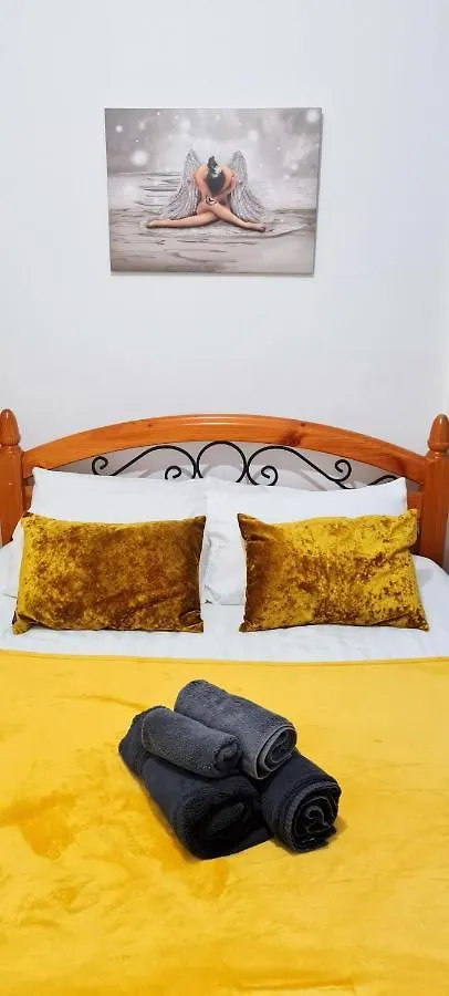 Luxury Five Bedroom Deluxe Duplex Apartment I City Centre Edinburgh I Fully Equipped I Fountainpark