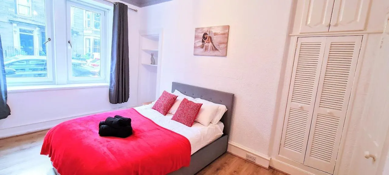 Luxury Five Bedroom Deluxe Duplex Apartment I City Centre Edinburgh I Fully Equipped I Fountainpark
