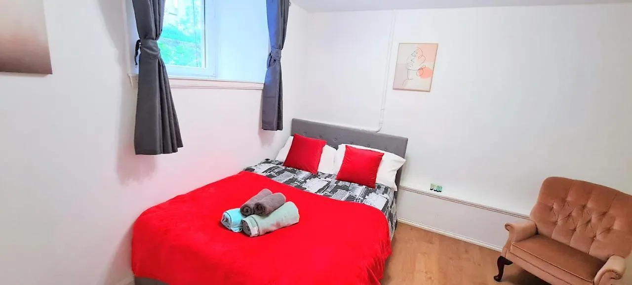 Luxury Five Bedroom Deluxe Duplex Apartment I City Centre Edinburgh I Fully Equipped I Fountainpark