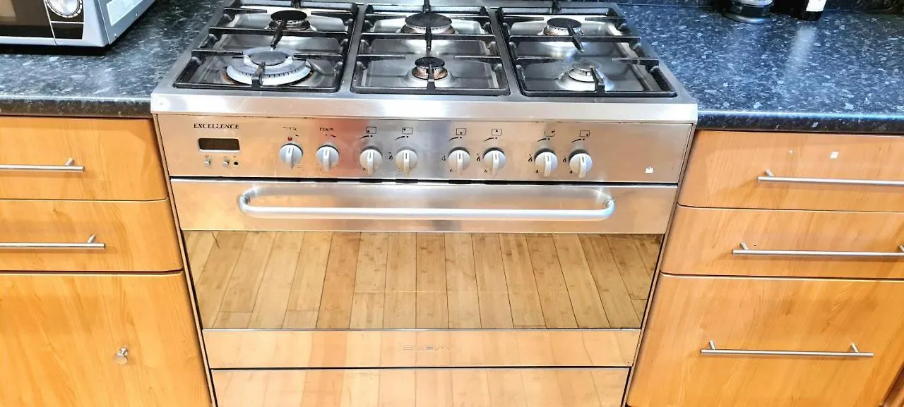 Luxury Five Bedroom Deluxe Duplex Apartment I City Centre Edinburgh I Fully Equipped I Fountainpark