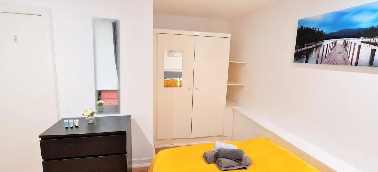Luxury Five Bedroom Deluxe Duplex Apartment I City Centre Edinburgh I Fully Equipped I Fountainpark 0*,